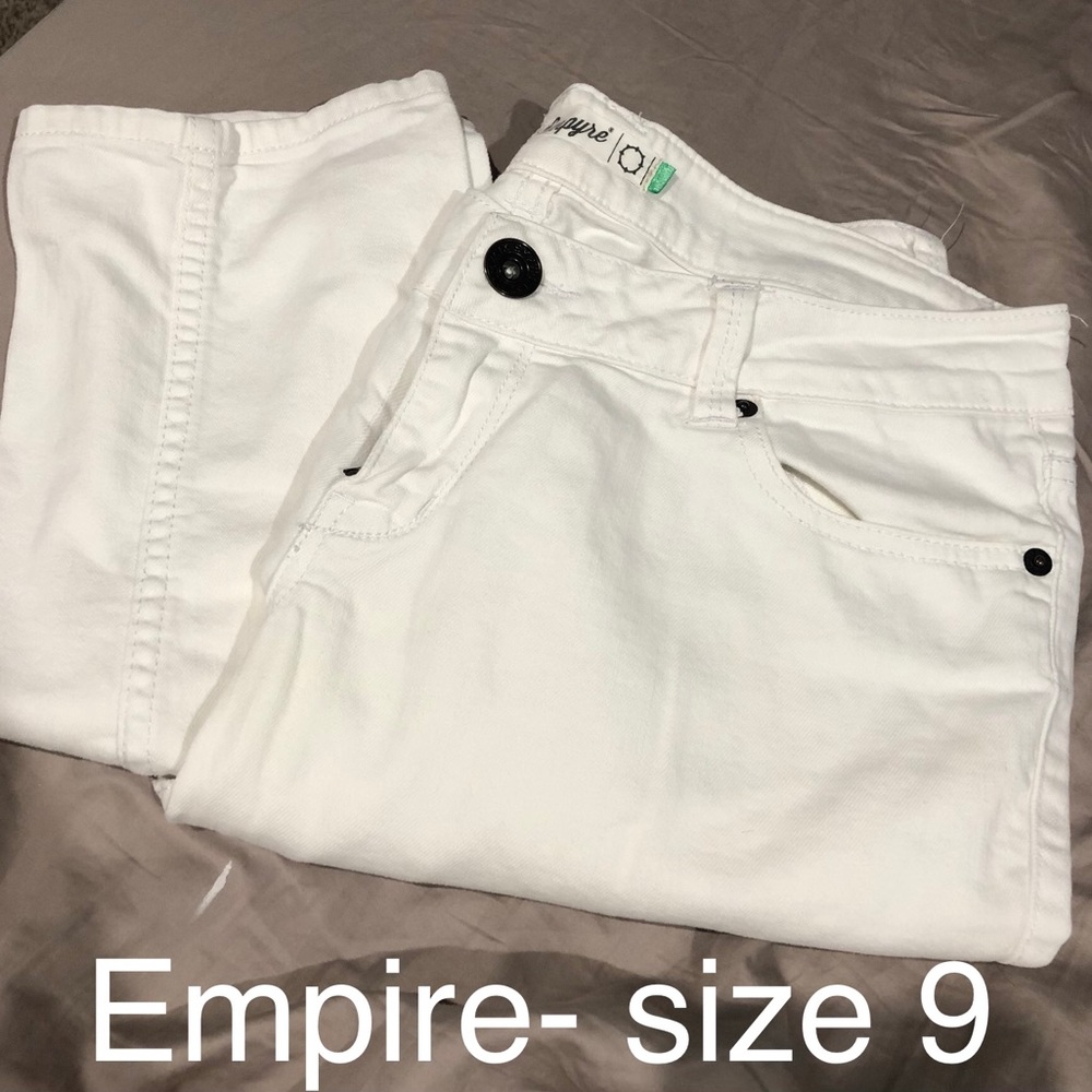 EMPIRE Juniors white soft jeans, size 9, EUC